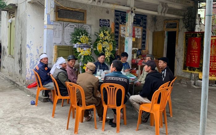 Trên đường đi coi thi trở về nhà, nam giáo viên gặp tai nạn thương tâm