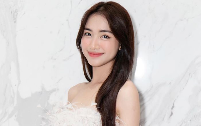 Hoà Minzy bối rối phân trần về nghi vấn hẹn hò