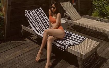 Bà mẹ 3 con Hà Tăng tự tin diện bikini khoe dáng cực nuột tại Úc