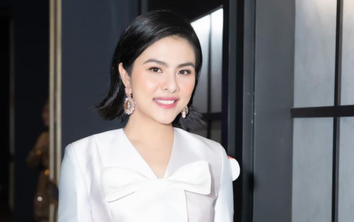 Vân Trang khéo khoe 'tài sản' sau 7 năm kết hôn