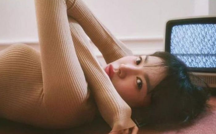 Song Hye Kyo lột xác với hình ảnh trẻ trung, táo bạo sau khi bị chê già chát ở tuổi 41