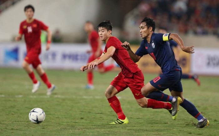 HLV Polking: Mặt sân Mỹ Đình không xanh nhưng có thể chơi bóng