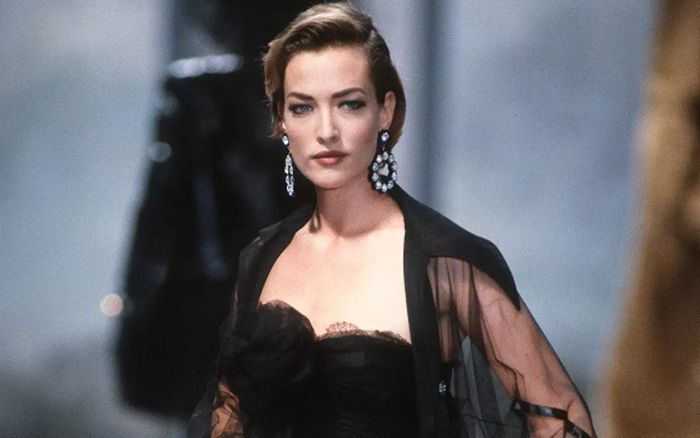 Nữ siêu mẫu nổi tiếng qua đời sau khoảng thời gian chống chọi với căn bệnh ung thư vú