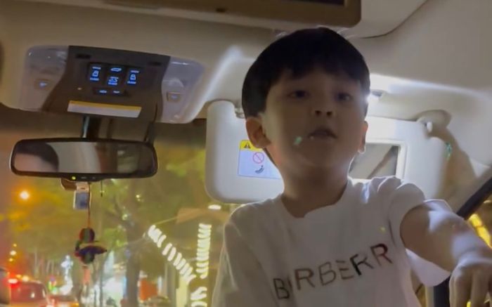 Đàm Vĩnh Hưng hiếm hoi nhắc đến mẹ của nhóc tỳ, tiết lộ sở thích trái ngược của Polo và bố mẹ