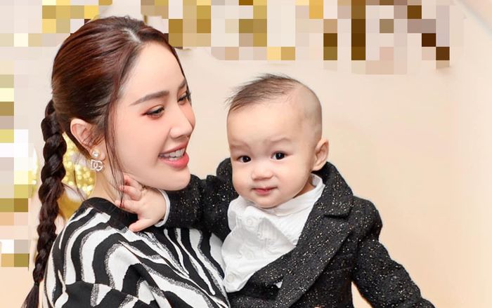Vô tình để lộ diện mạo quý tử, Bảo Thy quyết định 'chơi lớn' khiến netizen trầm trồ