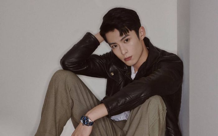 Vương Hạc Đệ bị chỉ trích vì vừa nổi tiếng đã 'bào tiền' người hâm mộ