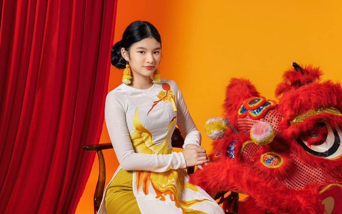Con gái Trương Ngọc Ánh lớn phổng phao, khoe sắc vóc như hoa hậu tương lai trong tà áo dài