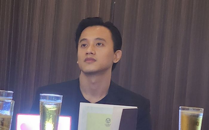 Biểu cảm bất ngờ của Mai Tài Phến khi đến dự sinh nhật Mỹ Tâm