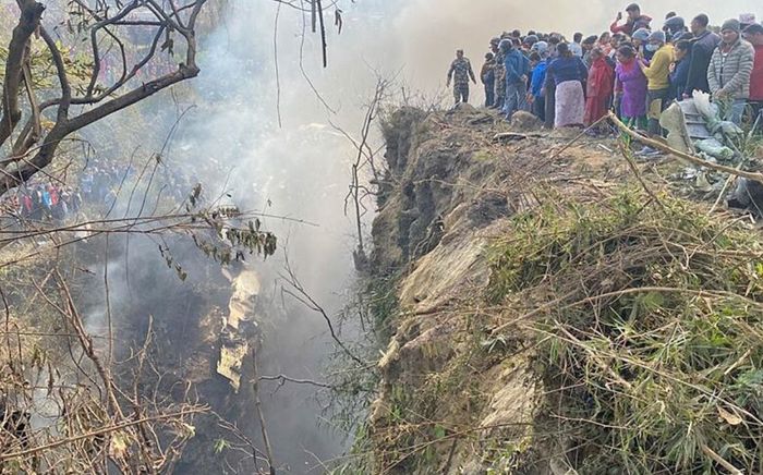 Rơi máy bay chở 72 người ở Nepal, nhiều người thiệt mạng