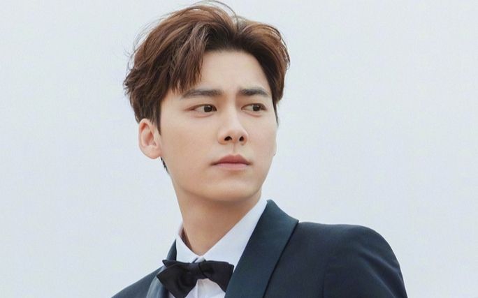 Nam diễn viên từng bị phong sát 'comeback' tại Thái Lan, còn kết hôn luôn với công chúa nước này?