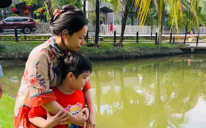 Nhật Kim Anh hạnh phúc bên quý tử, nhóc tỳ nói một câu khiến mẹ xúc động