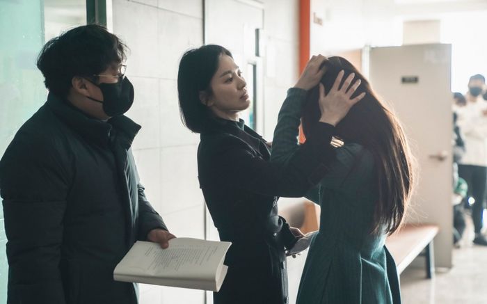 Nhân vật bí ẩn xuất hiện trong mục tiêu trả thù của Song Hye Kyo, trùm cuối sắp xuất hiện?