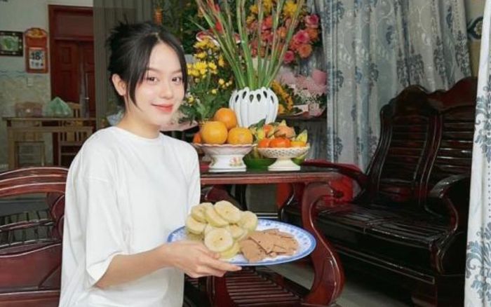 Hoa hậu Thanh Thủy ăn mặc giản dị đón Tết quê nhà, lần đầu hé lộ cơ ngơi ở Đà Nẵng