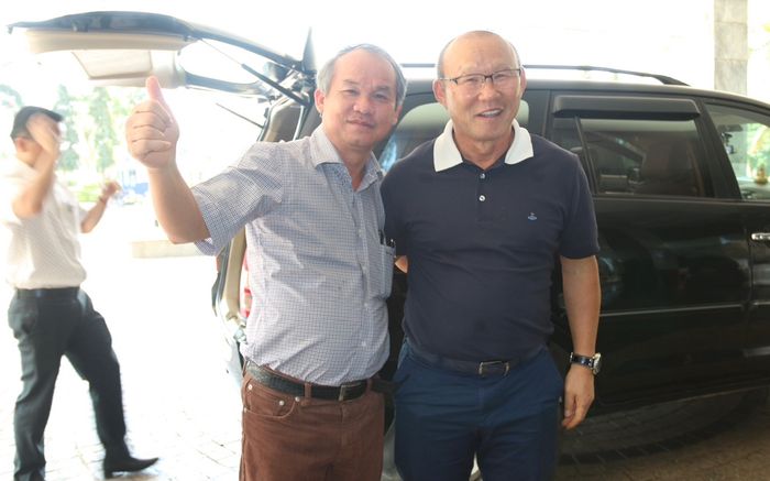 Tìm người phù hợp khó hơn chọn HLV giỏi thay ông Park