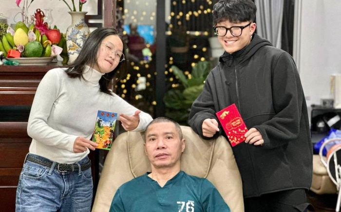 NSND Công Lý nghẹn ngào khi các con đến thăm, nam nghệ sĩ bật khóc khi các con tiết lộ điều này