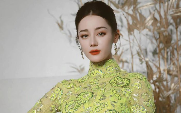 Sau thời gian dài ở ẩn, Địch Lệ Nhiệt Ba và người yêu nhận tin vui lớn, fan ồ ạt tràn vào chúc mừng