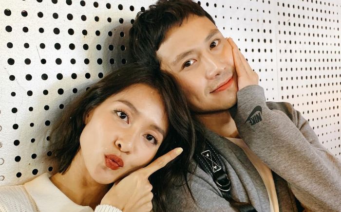 Thanh Sơn - Khả Ngân chia sẻ bí quyết vào vai vợ chồng trong phim mới: Netizen nghe mà quắn quéo