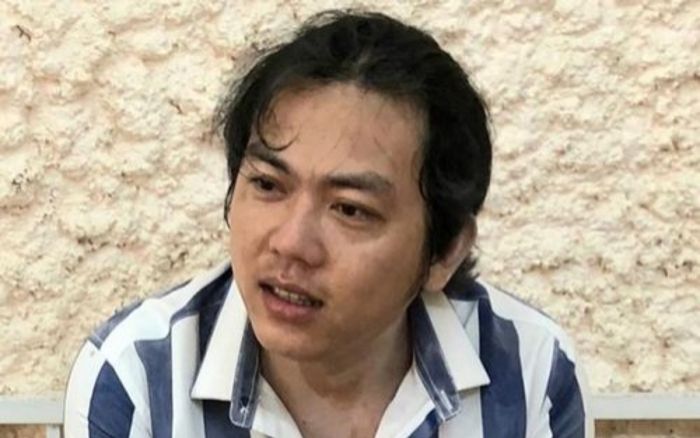 Mùng 5 Tết vờ đi mua vàng, thanh niên giơ súng uy hiếp nhân viên định cướp tài sản và cái kết