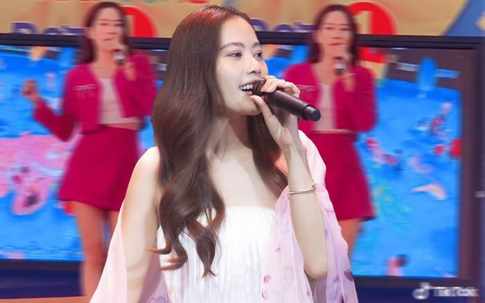 Hé lộ chi tiết 'ăn tiền' của Nam Em khi chạy show ca hát, đến giọng hát cũng phải 'nhường bước'?