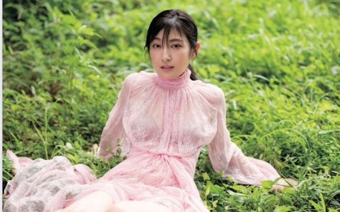 Một nữ diễn viên nổi tiếng bị chồng tố ngoại tình với nhiều người bất chấp việc đã có 3 con