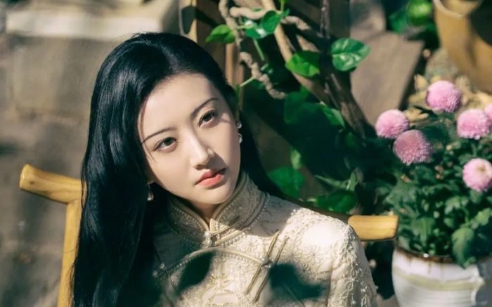 Đầu năm, Cảnh Điềm đã phải nhận tin buồn, fan nơm nớp lo sợ cho sự nghiệp