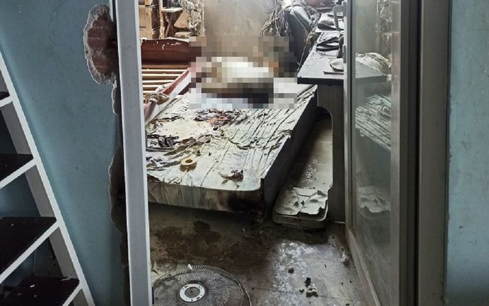 Phá cửa một căn hộ chung cư, hàng xóm bàng hoàng với cảnh tượng bên trong