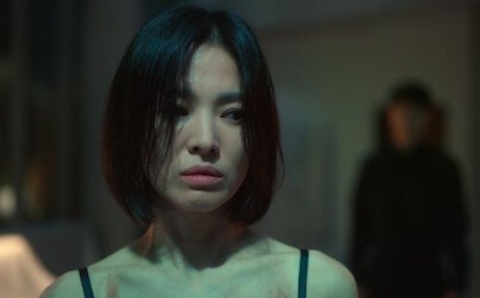 The Glory phần 2 chưa nhưng khán giả đã dự đoán cái kết, Song Hye Kyo sống dưới thân phận ác nữ?