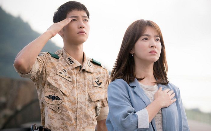 Song Hye Kyo - Song Joong Ki: Nên duyên ở Hậu Duệ Mặt Trời, hết duyên ngoài đời thực