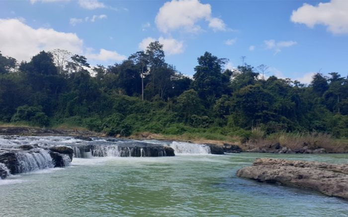 Thấy người đàn ông chới với giữa dòng nước, thanh niên vội lao xuống ứng cứu và cái kết đau lòng