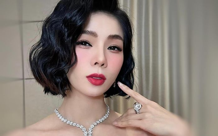 Lệ Quyên 'phản pháo' gay gắt khi bị chê sân si