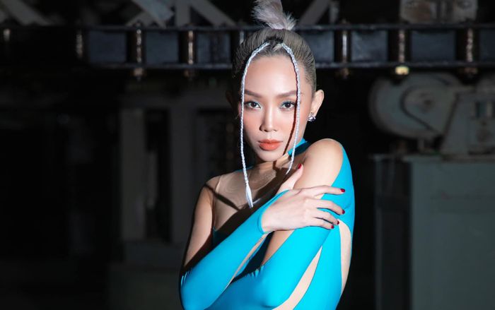 Tóc Tiên bất ngờ 'ẩn ý': 'Đừng cố hại mình, Trái Đất này tròn vo'