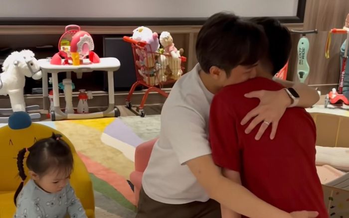 Subeo đích thân chuẩn bị quà sinh nhật tặng ba, khán giả bất ngờ với ngoại hình của nhóc tỳ