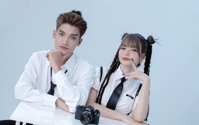 Vợ chồng Mạc Văn Khoa xả kho ảnh 'em chưa 18', nam diễn viên nhắn nhủ tới bà xã điều ngọt ngào
