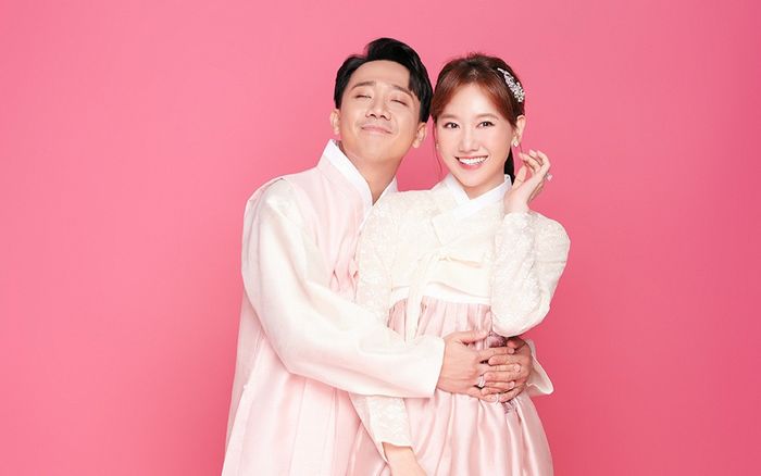 Trấn Thành trao giải 5 cây vàng cho Hari Won nhưng 'nó lạ lắm'