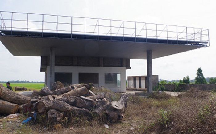 Cây xăng bỏ hoang lưu lại tội ác của gã đàn ông bất hảo