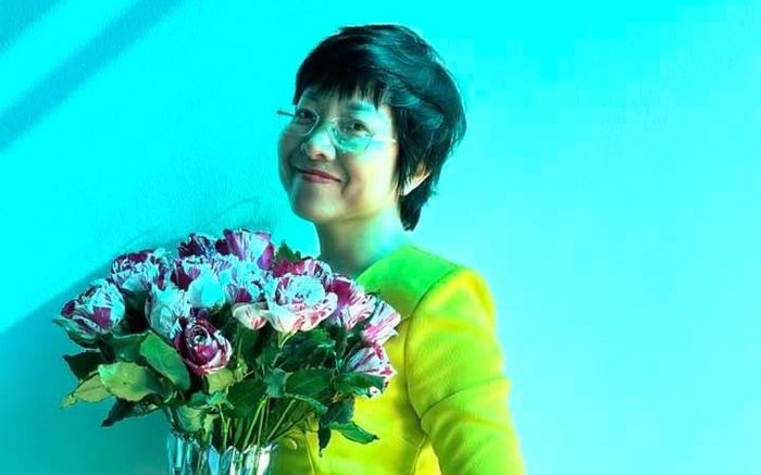 MC Thảo Vân nhận món quà bất ngờ trong ngày Valentine