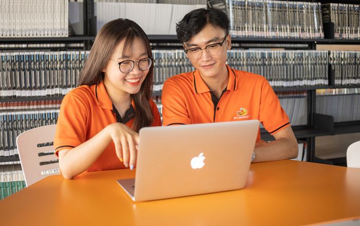 Tung ngàn suất học bổng, ĐH FPT hút GenZ thành tích đầy mình