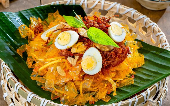 Bánh tráng trộn – Đặc sản đồ ăn vặt đi vào huyền thoại đất Sài Gòn