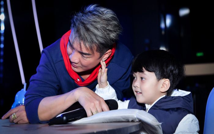 Đàm Vĩnh Hưng hé lộ biểu cảm của bé Polo Huỳnh khi hóa làm khán giả ngồi xem mình hát