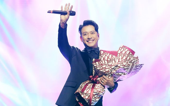 Tuấn Hưng phong độ đi hát ở tuổi U50, dân mạng nhận xét giọng hát đã dần xuống dốc