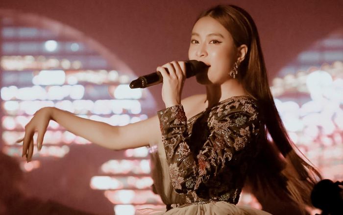 Xôn xao Hoàng Thùy Linh biểu diễn tại nước ngoài: See Tình không phải là ca khúc được vang lên?