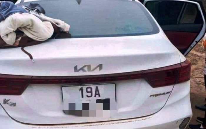 Tuột khỏi tay mẹ sau màn nhảy sông tự tử, diễn biến kỳ diệu sau đó khiến bé gái giữ được tính mạng