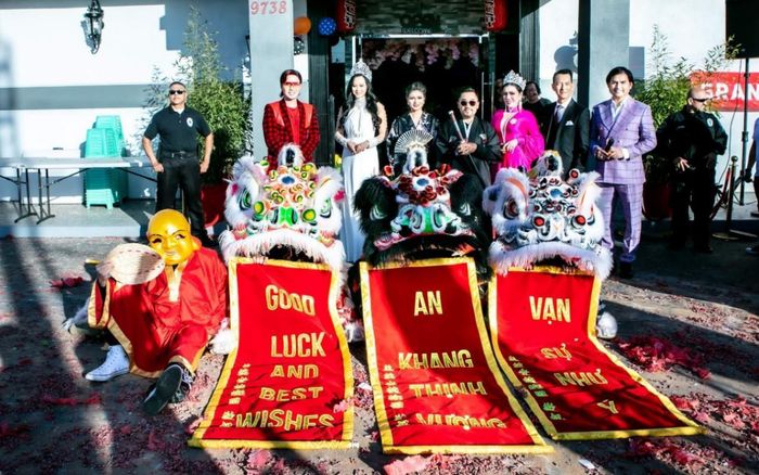 Dàn sao hải ngoại tưng bừng chúc mừng hoa hậu Kiều Diễm khai trương nhà hàng Nhật.