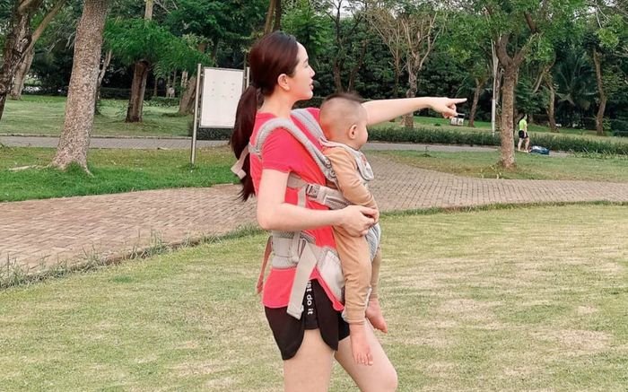 Bảo Thy tiết lộ bí quyết dỗ con, hoá ra lại nhờ vào MONO