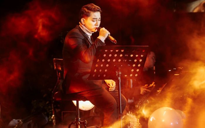 Tốt bụng như Hoài Lâm: Trổ tài hát chay để cho band nhạc được nghỉ ngơi