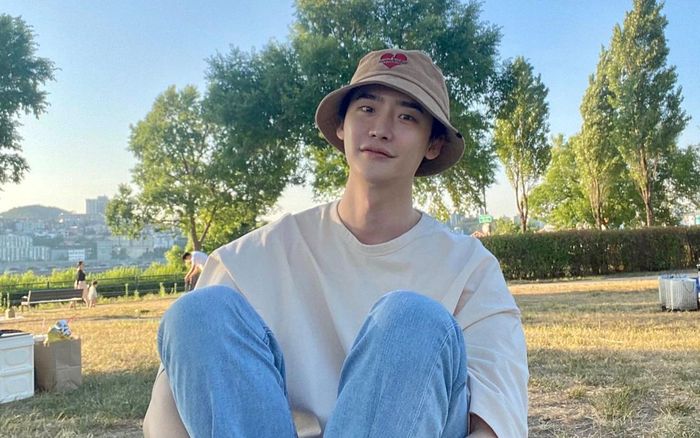 Lee Jong Suk nói về IU: 'Cô ấy là nguồn ý chí và sức mạnh của tôi'