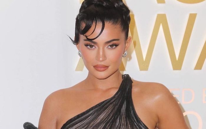 Một sao nữ từng trầm cảm sau sinh hai lần và khóc không thể kiểm soát