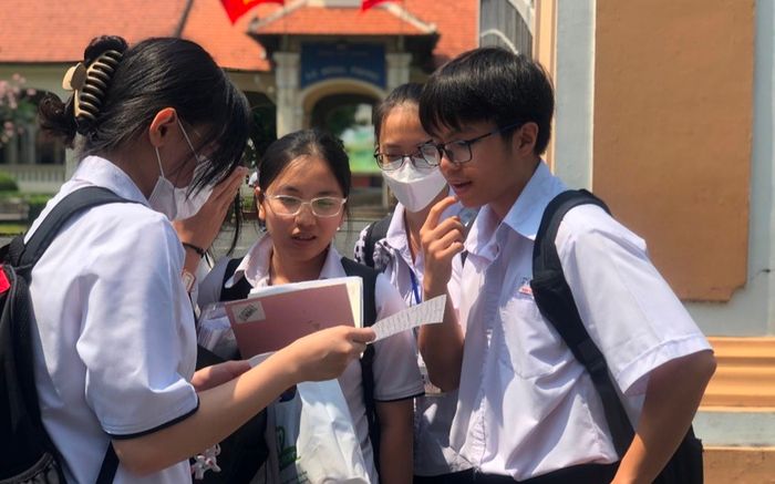 'Hữu xạ tự nhiên hương' xuất hiện trong đề thi văn học sinh giỏi quốc gia