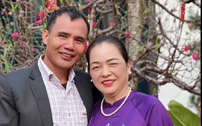 Hòa Minzy khoe visual bố mẹ nhân ngày đặc biệt khiến netizen hết lời khen ngợi