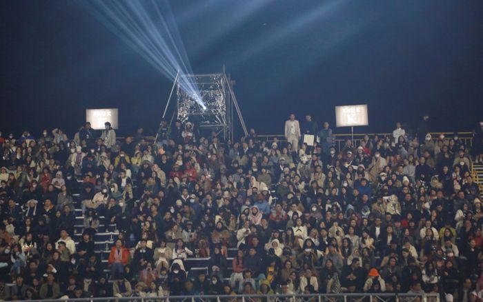 'Biển người' chật như nêm trong đêm thứ hai live-concert của Hà Anh Tuấn